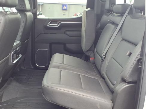 Used 2022 GMC Sierra 1500 SLT AWD/4WD image 6