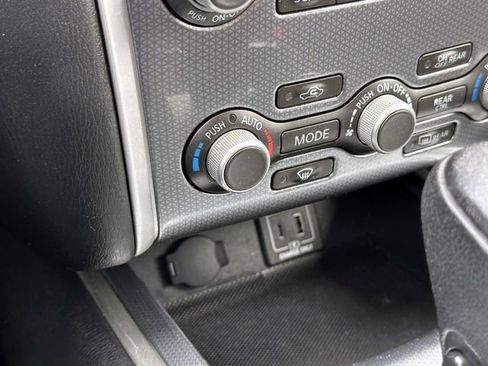 Used 2019 Nissan Pathfinder SL image 27