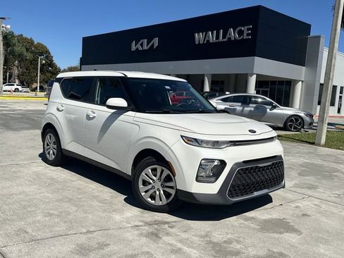 Used 2020 Kia Soul LX image 1