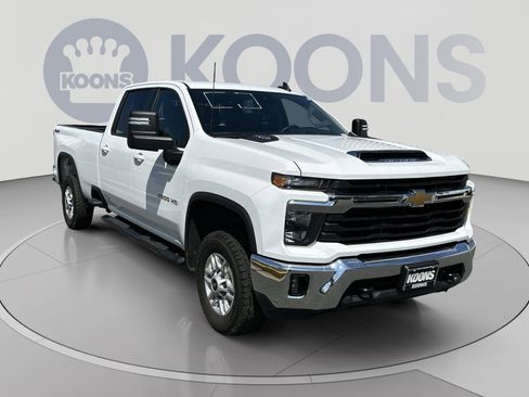 Used 2025 Chevrolet Silverado 2500 LT w/ Convenience Package AWD/4WD image 10