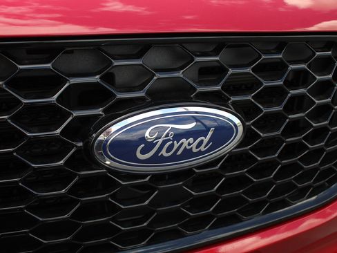 Used 2023 Ford Edge ST-Line image 10