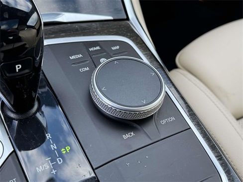 Used 2022 BMW 330i xDrive 330i xDrive w/ Driving Assistance Package image 31