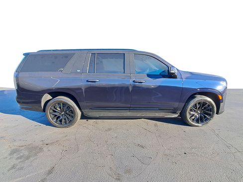 Used 2024 Cadillac Escalade ESV Sport w/ LPO, ONYX Package image 9