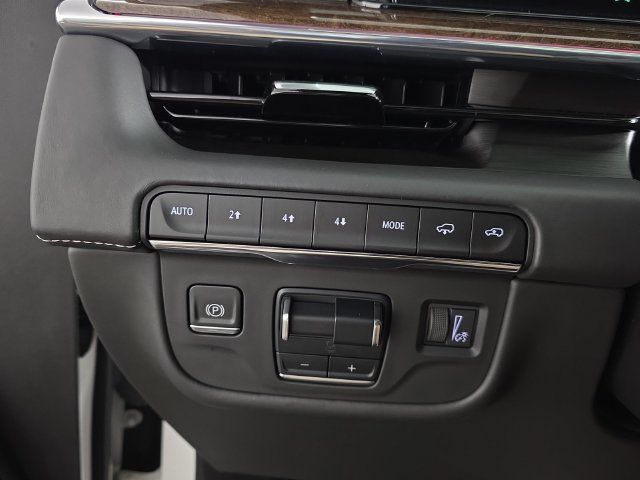 Used 2022 Cadillac Escalade Sport Platinum w/ LPO, ONYX Package AWD/4WD image 22