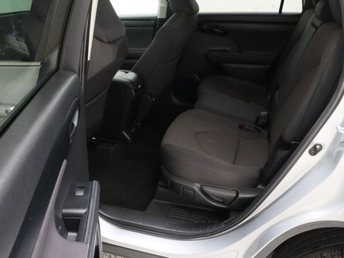 Certified 2025 Toyota Highlander LE FWD image 28