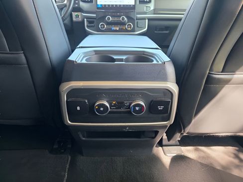 Used 2024 Ford Expedition Max XLT image 13