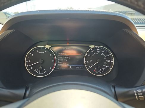 Used 2024 Nissan Sentra SV w/ SV Premium Package image 23