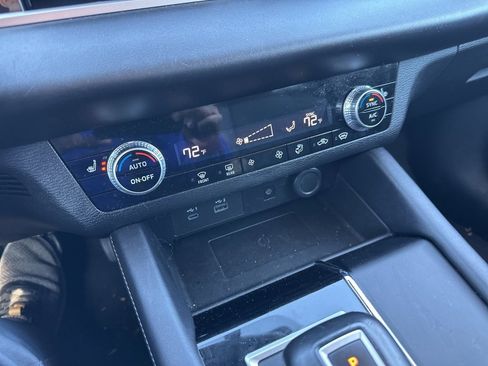 Used 2024 Mitsubishi Outlander SE image 42