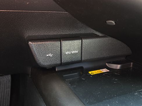 Certified 2022 Toyota Camry XSE FWD image 22
