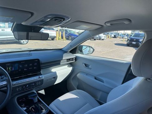 Used 2025 Hyundai Kona SEL image 35