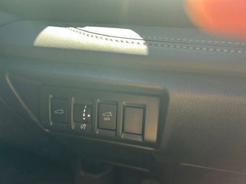 Used 2025 Subaru Outback Limited AWD/4WD image 20