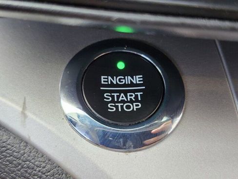 Used 2021 Ford Explorer XLT image 28