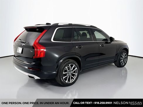 Used 2017 Volvo XC90 T6 Momentum w/ Vision Package image 5