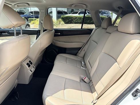 Used 2018 Subaru Outback 2.5i Limited AWD/4WD image 21