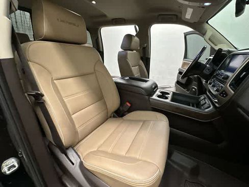 Used 2019 GMC Sierra 3500 Denali image 21
