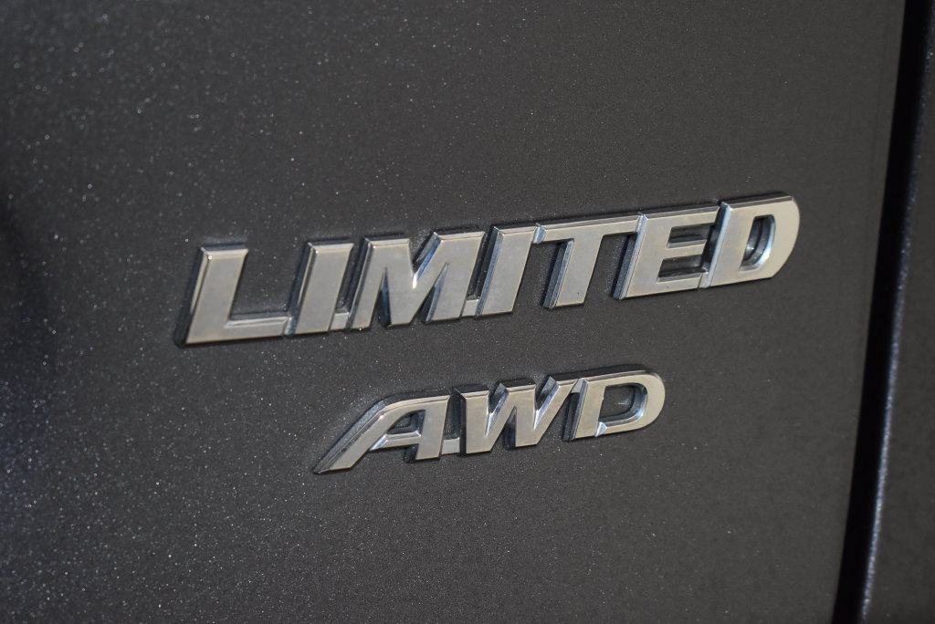 Used 2022 Toyota RAV4 Limited AWD/4WD image 10