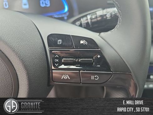 Used 2025 Hyundai Elantra Sport w/ Cargo Package FWD image 33