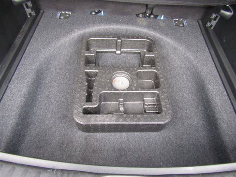 Used 2018 Jeep Compass Limited image 39