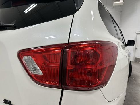 Used 2018 Nissan Pathfinder SL w/ Midnight Edition Package FWD image 23