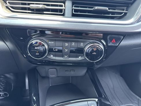 New 2025 Chevrolet Trax ACTIV w/ Driver Confidence Package image 18