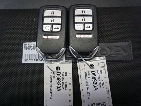 Used 2018 Honda Accord Touring image 19