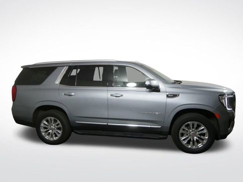 Used 2023 GMC Yukon SLT w/ SLT Premium Package AWD/4WD image 2