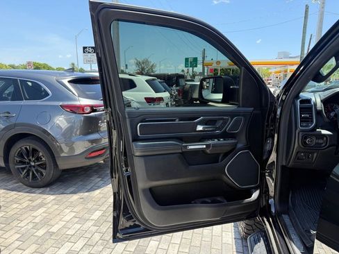 Used 2022 RAM 1500 Laramie AWD/4WD image 11