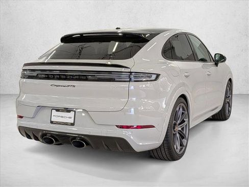 Used 2025 Porsche Cayenne GTS image 9