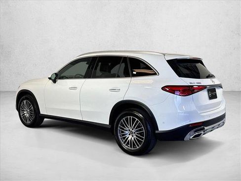 Used 2025 Mercedes-Benz GLC 300 image 7