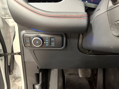 Used 2025 Ford Explorer ST AWD/4WD image 32