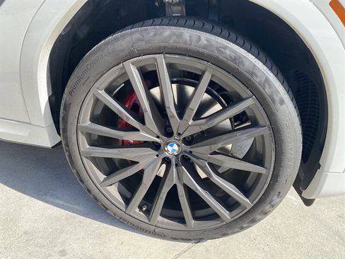 Used 2023 BMW X6 xDrive40i w/ M Sport Package image 14