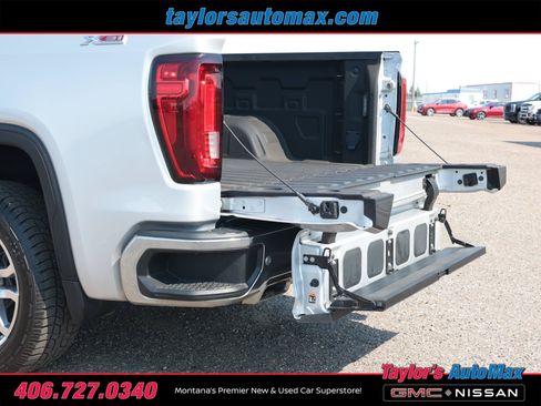 Used 2021 GMC Sierra 1500 SLT w/ SLT Premium Plus Package AWD/4WD image 39