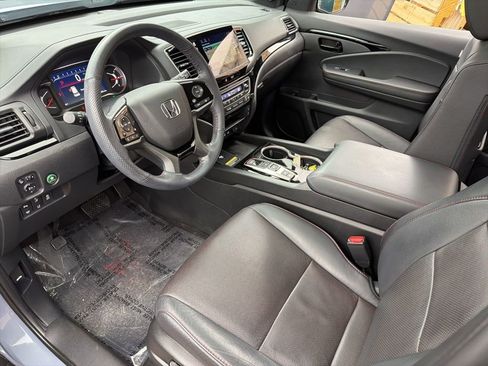 Used 2025 Honda Passport Black Edition image 11