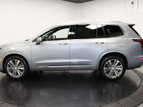 Certified 2025 Cadillac XT6 Premium Luxury image 2