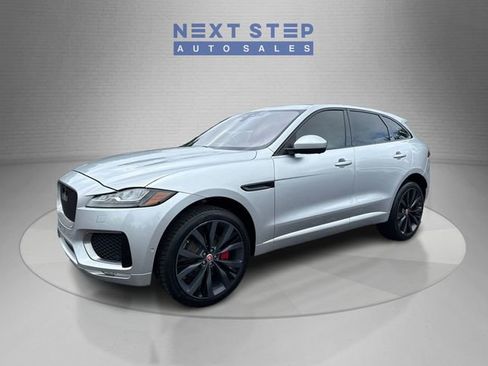 Used 2017 Jaguar F-PACE First Edition AWD/4WD image 3
