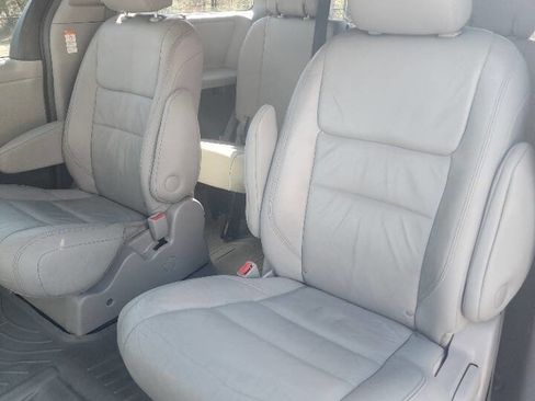 Used 2016 Toyota Sienna XLE w/ XLE Navigation Package image 15