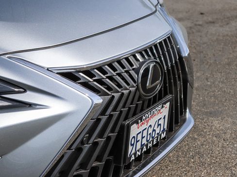 Used 2023 Lexus ES 350 w/ Premium Package image 6