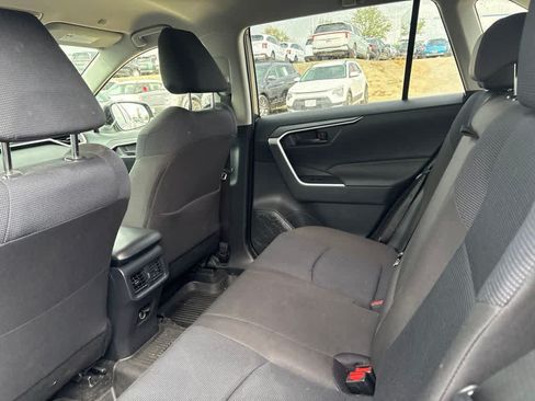 Used 2024 Toyota RAV4 LE AWD/4WD image 8