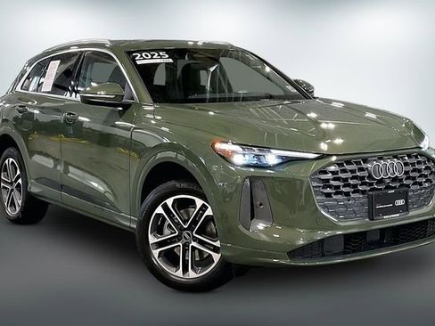 Certified 2025 Audi Q5 Premium Plus w/ Premium Plus image 1