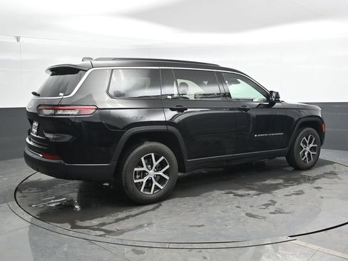 Used 2024 Jeep Grand Cherokee L Limited w/ Luxury Tech Group II image 3