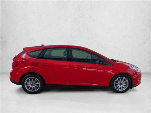 Used 2012 Ford Focus SE FWD image 4