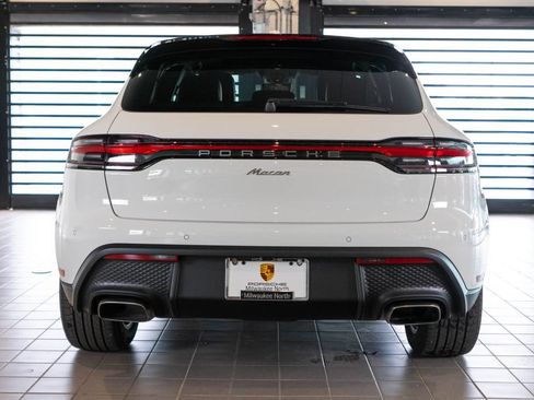 Certified 2026 Porsche Macan AWD/4WD image 8