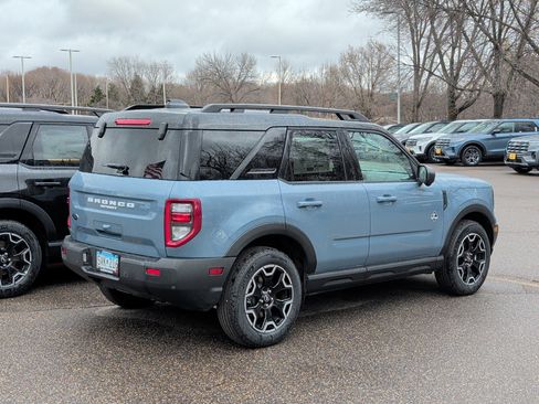 Used 2025 Ford Bronco Sport Outer Banks w/ Outer Banks Tech Package+ image 2