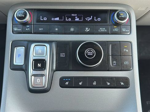 Used 2024 Hyundai Palisade Limited FWD image 27