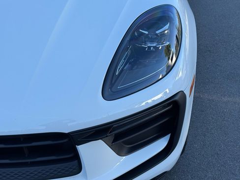 Used 2026 Porsche Macan image 11