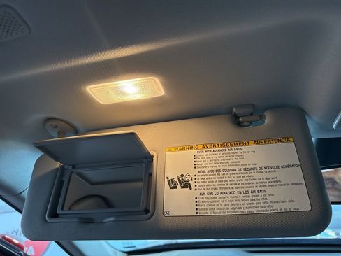 Used 2022 Toyota Highlander LE image 48