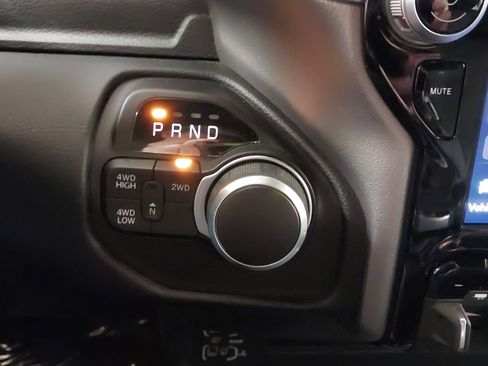Used 2024 RAM 2500 Big Horn w/ Night Edition AWD/4WD image 22
