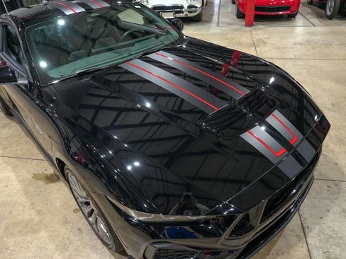 Used 2024 Ford Mustang GT Premium image 17