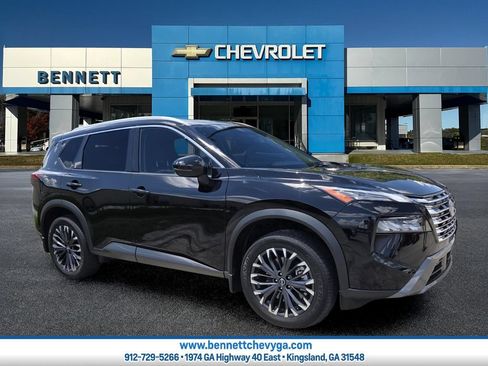 Used 2025 Nissan Rogue SL w/ Tech Package FWD image 1