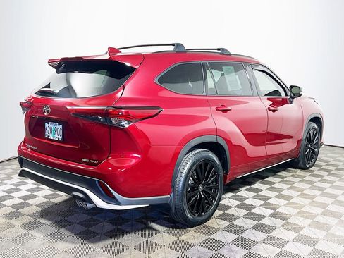 Certified 2023 Toyota Highlander XSE AWD/4WD image 8